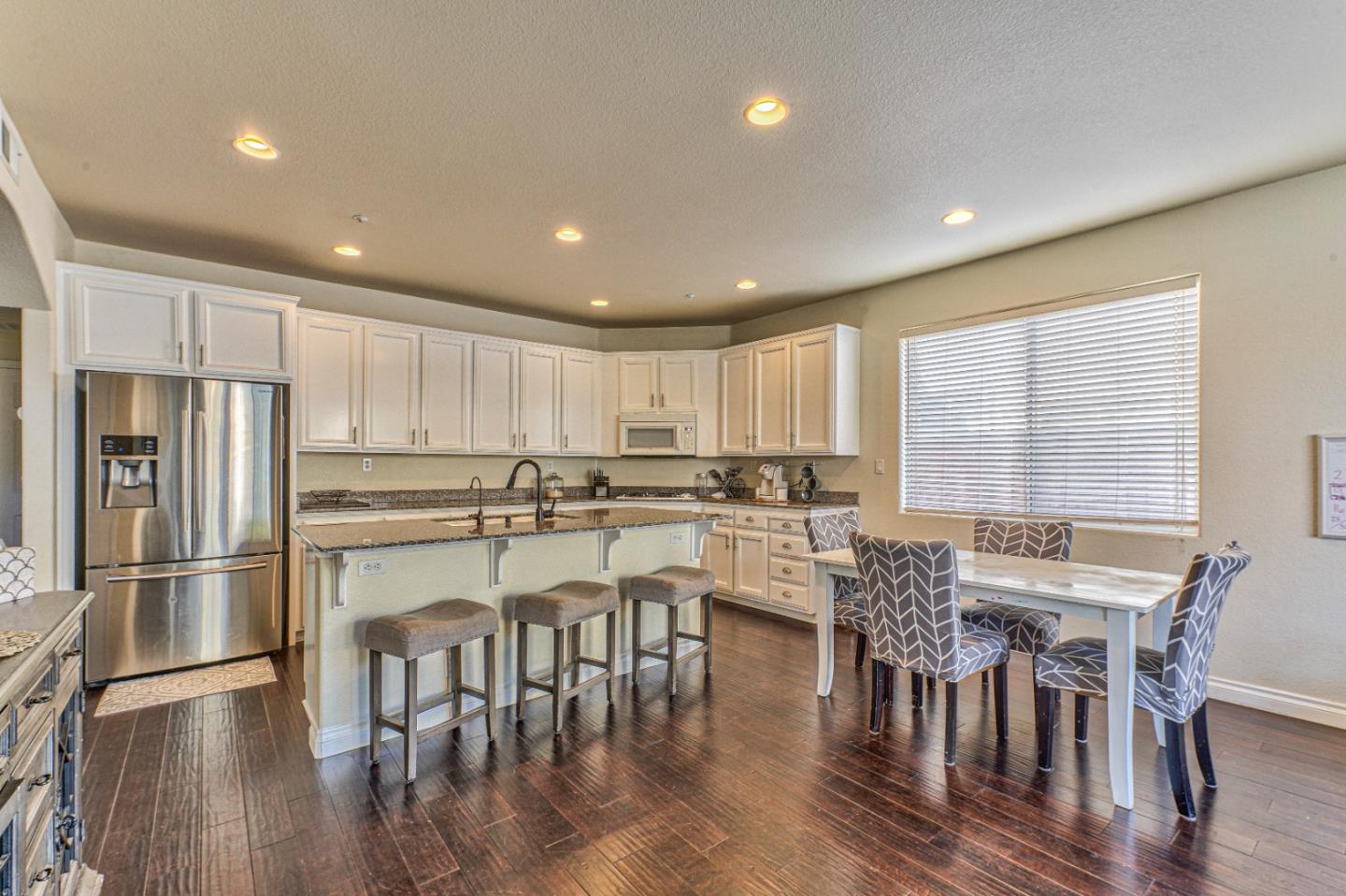Detail Gallery Image 15 of 35 For 10 Whitman Cir, Salinas,  CA 93906 - 4 Beds | 2/1 Baths