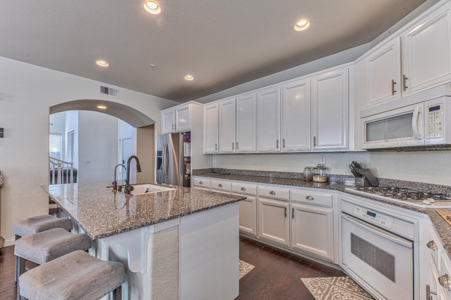 Detail Gallery Image 16 of 35 For 10 Whitman Cir, Salinas,  CA 93906 - 4 Beds | 2/1 Baths