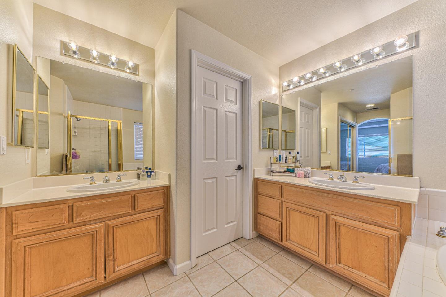 Detail Gallery Image 27 of 35 For 10 Whitman Cir, Salinas,  CA 93906 - 4 Beds | 2/1 Baths