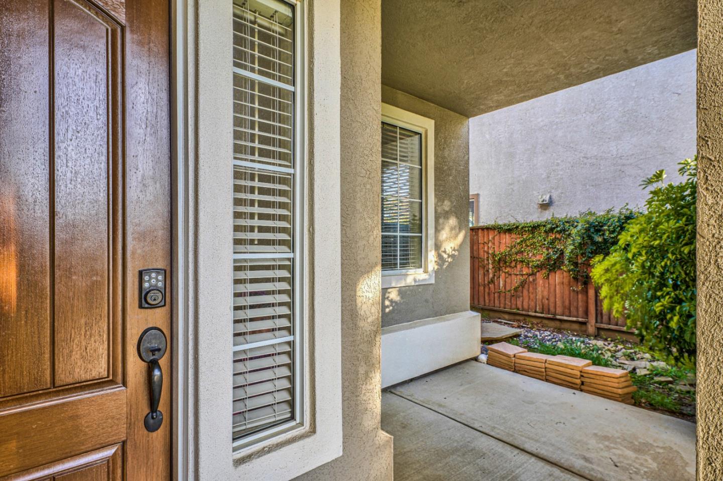 Detail Gallery Image 4 of 35 For 10 Whitman Cir, Salinas,  CA 93906 - 4 Beds | 2/1 Baths