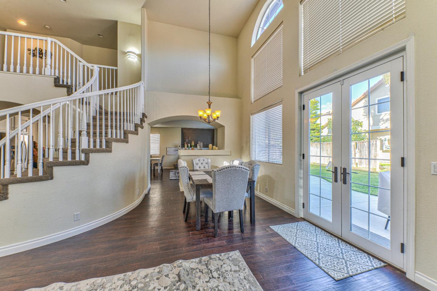 Detail Gallery Image 9 of 35 For 10 Whitman Cir, Salinas,  CA 93906 - 4 Beds | 2/1 Baths