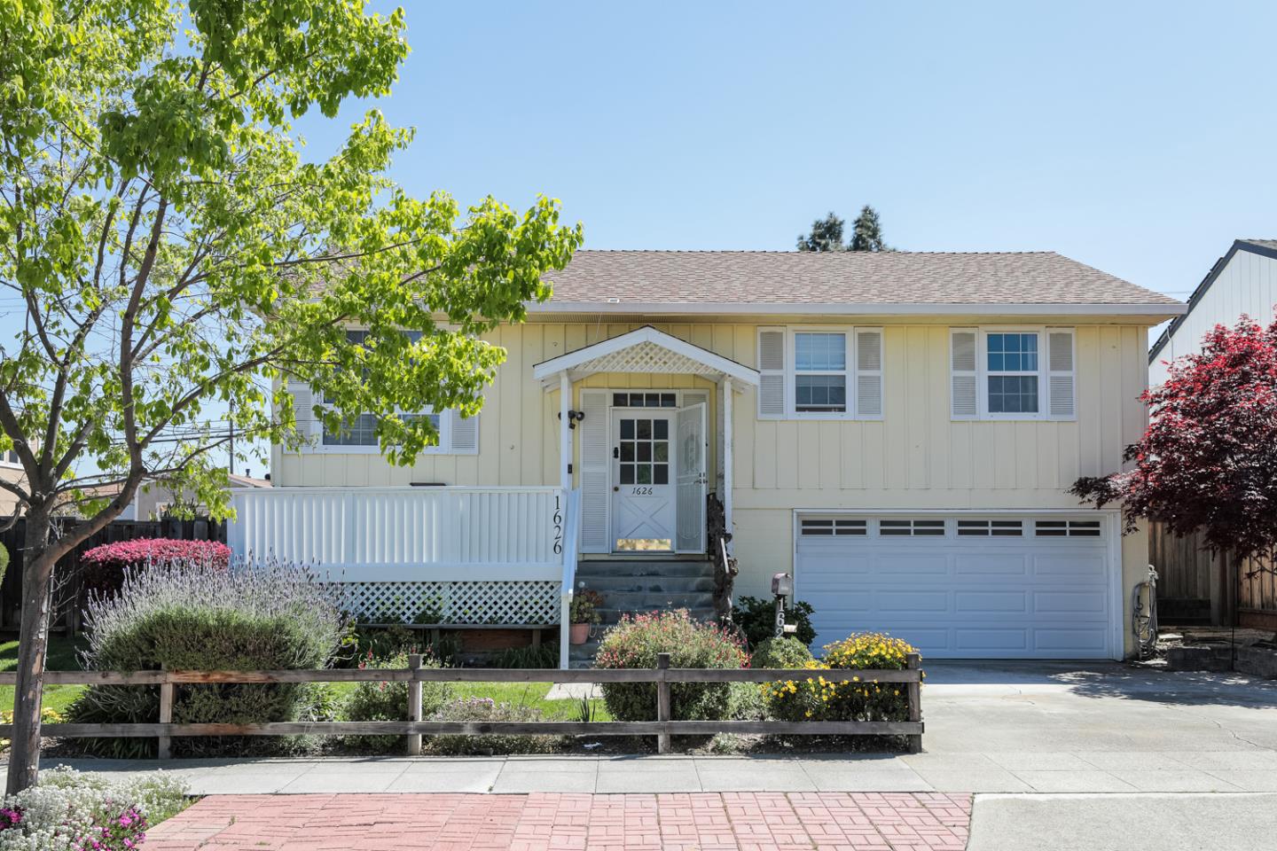 Detail Gallery Image 1 of 1 For 1626 Hallbrook Dr, San Jose,  CA 95124 - 4 Beds | 2 Baths