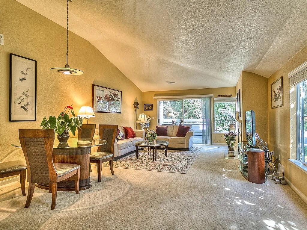 Detail Gallery Image 1 of 1 For 1835 Parkview Green Cir, San Jose,  CA 95131 - 2 Beds | 2 Baths