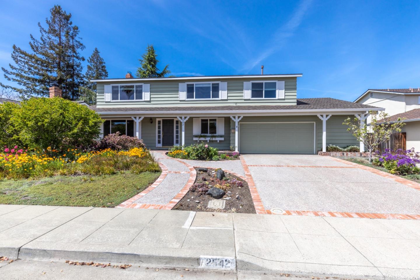 Detail Gallery Image 1 of 1 For 2542 Westford Way, Mountain View,  CA 94040 - 6 Beds | 3/1 Baths