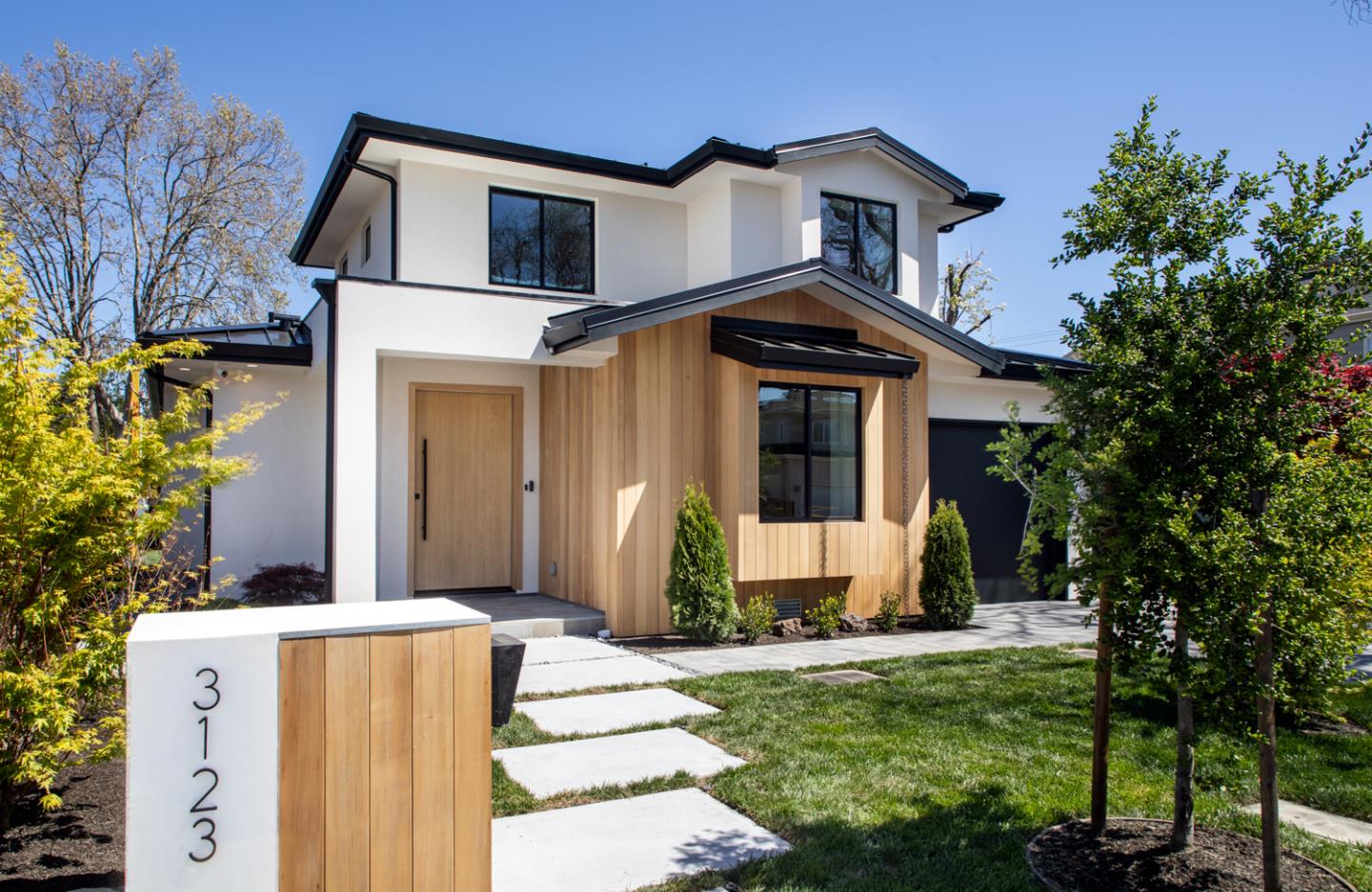 Photo of 3123 South Ct in Palo Alto, CA