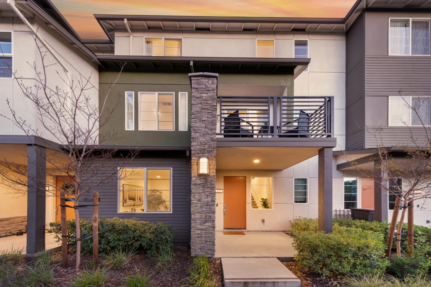 Detail Gallery Image 1 of 1 For 222 Span Ct, Hayward,  CA 94544 - 2 Beds | 2/1 Baths