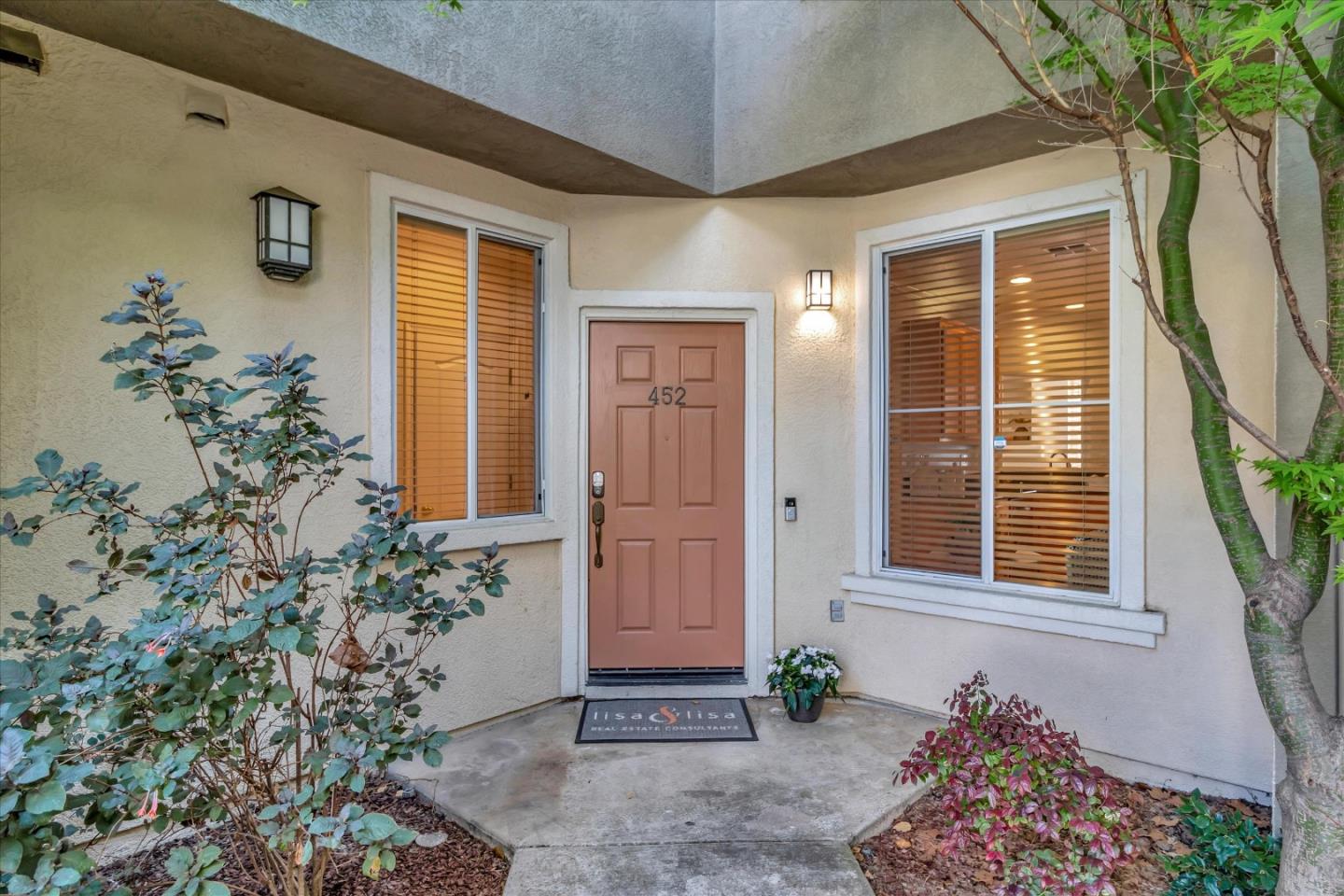 Detail Gallery Image 1 of 1 For 452 Ribbonwood Ave, San Jose,  CA 95123 - 2 Beds | 2/1 Baths