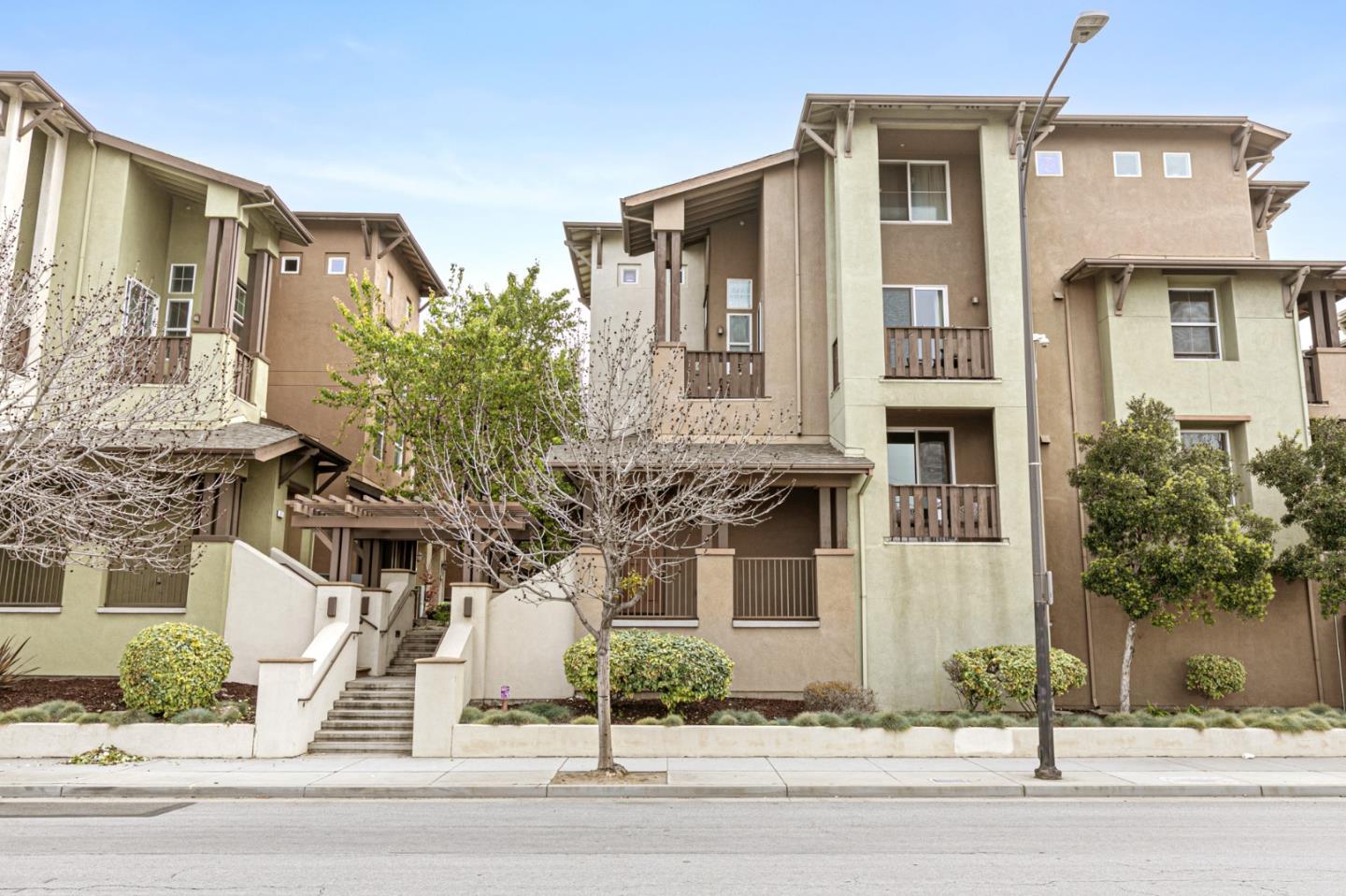 Detail Gallery Image 1 of 1 For 647 Modern Ice Dr, San Jose,  CA 95112 - 3 Beds | 2 Baths