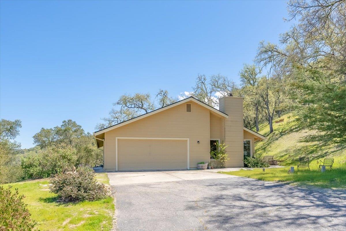 Detail Gallery Image 1 of 1 For 21032 Cachagua Rd, Carmel Valley,  CA 93924 - 3 Beds | 2 Baths