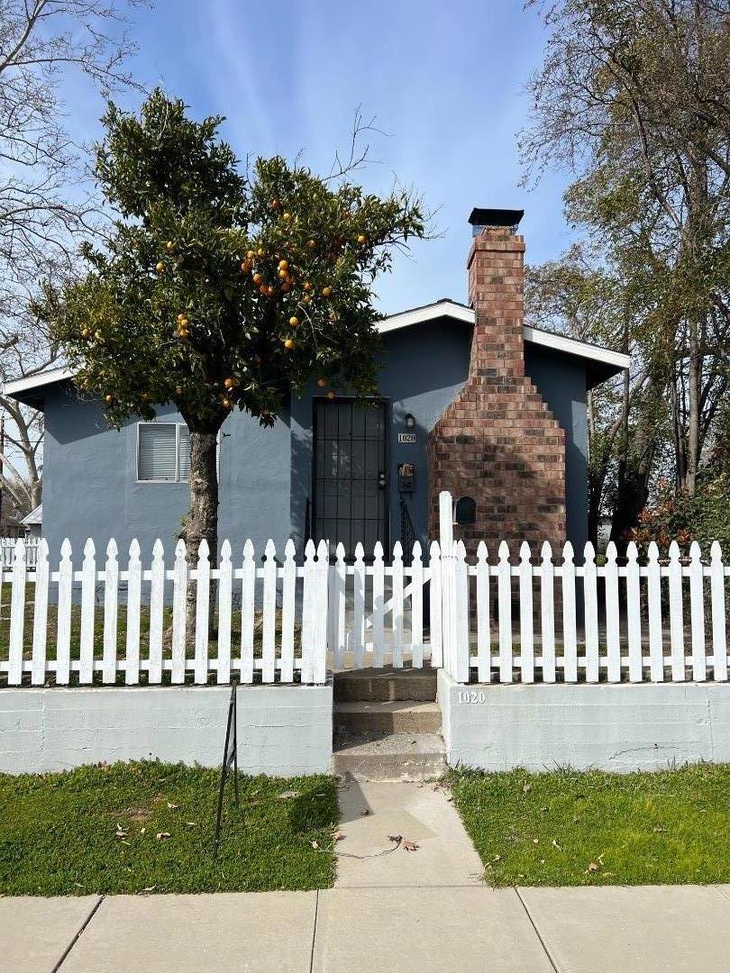Photo of 1020 Church St in Roseville, CA
