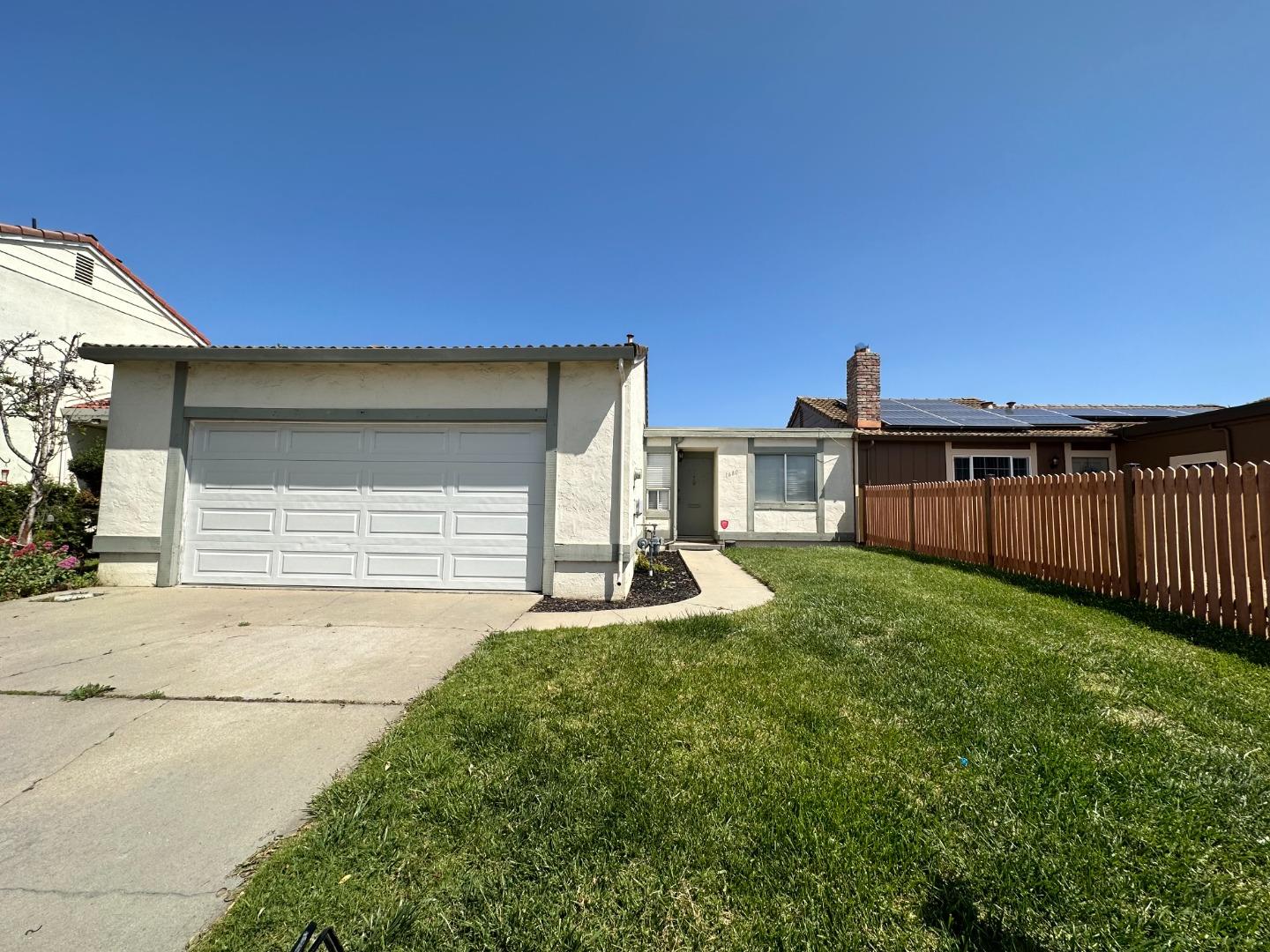 Detail Gallery Image 1 of 1 For 1680 Seville St, Salinas,  CA 93906 - 3 Beds | 2 Baths