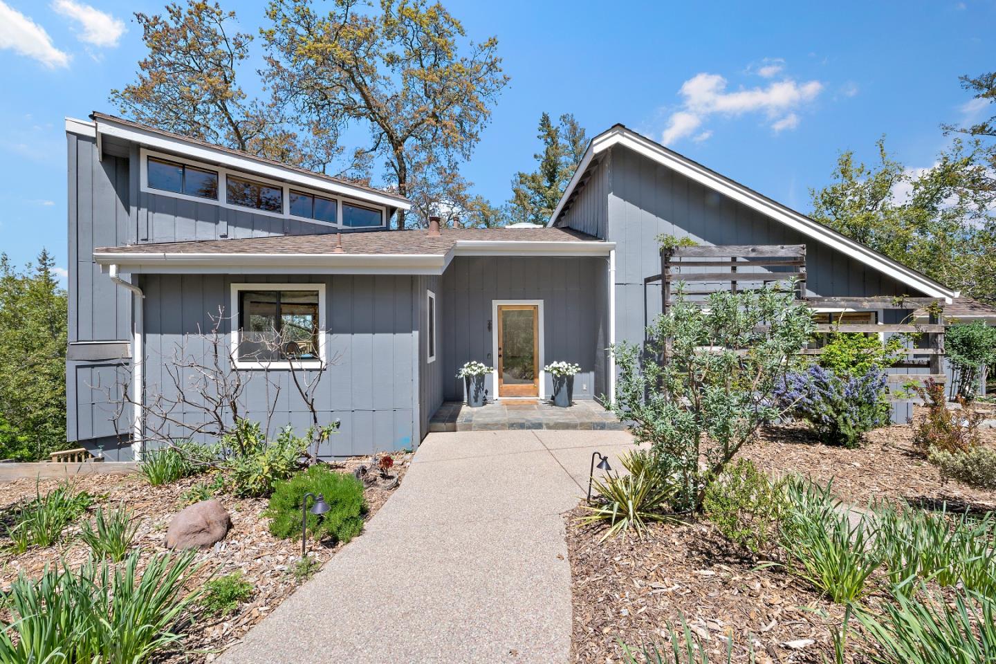 Detail Gallery Image 1 of 1 For 24879 Skyland Rd, Los Gatos,  CA 95033 - 3 Beds | 2/1 Baths