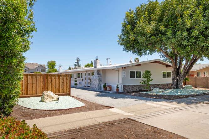 Photo of 3185 Alma St in Palo Alto, CA