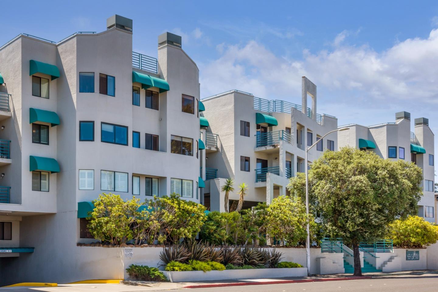 Detail Gallery Image 1 of 1 For 320 Peninsula Avenue #113,  San Mateo,  CA 94401 - 2 Beds | 2 Baths