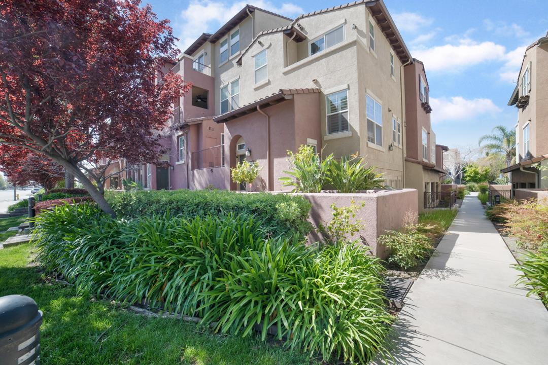 Detail Gallery Image 1 of 1 For 1798 Camino Leonor, San Jose,  CA 95131 - 3 Beds | 2 Baths