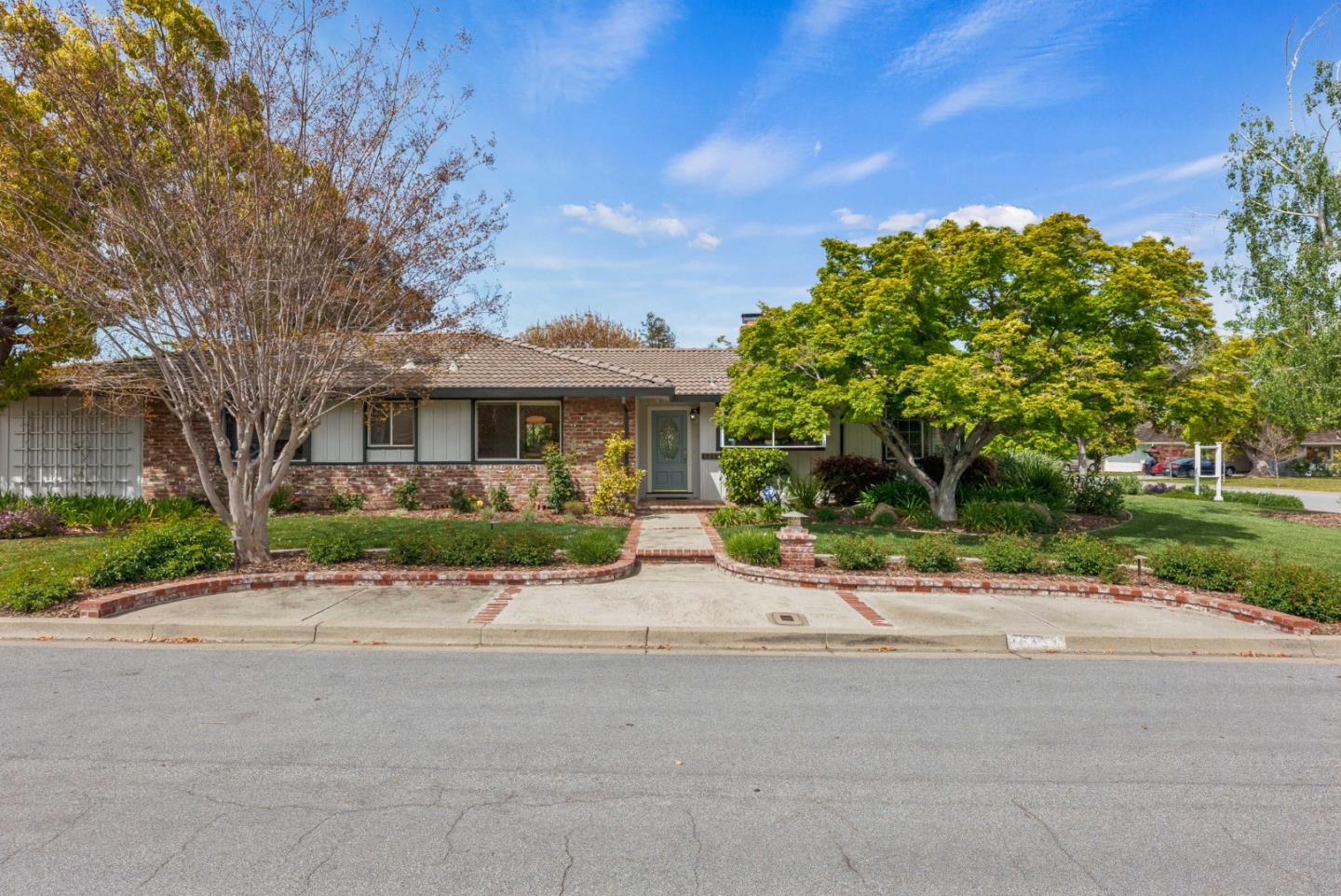 Detail Gallery Image 1 of 1 For 12131 Country Squire Way, Saratoga,  CA 95070 - 4 Beds | 2/1 Baths