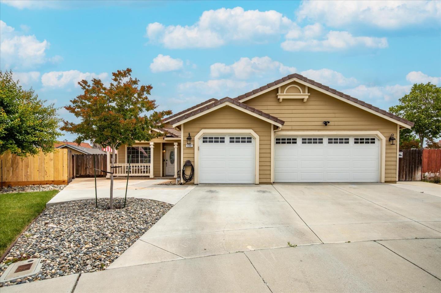 Detail Gallery Image 1 of 1 For 1281 Alder Ct, Hollister,  CA 95023 - 4 Beds | 2 Baths