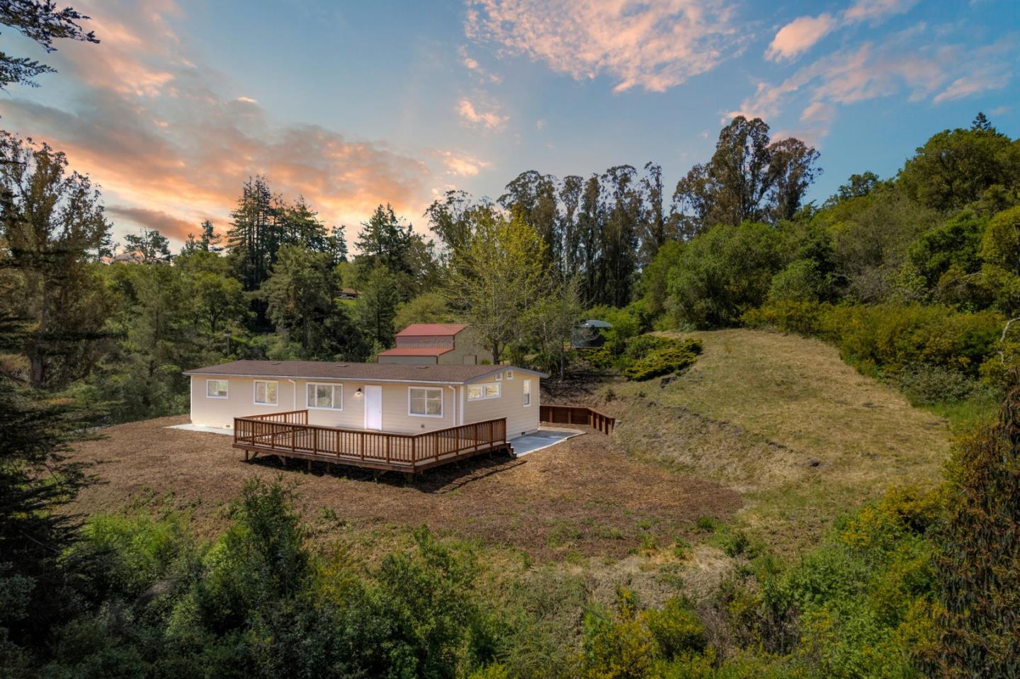 Detail Gallery Image 1 of 1 For 690 Calabasas Rd, Watsonville,  CA 95076 - 3 Beds | 2 Baths