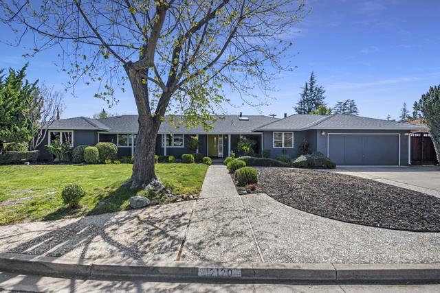 Detail Gallery Image 1 of 1 For 12120 Viewoak Dr, Saratoga,  CA 95070 - 4 Beds | 2/1 Baths