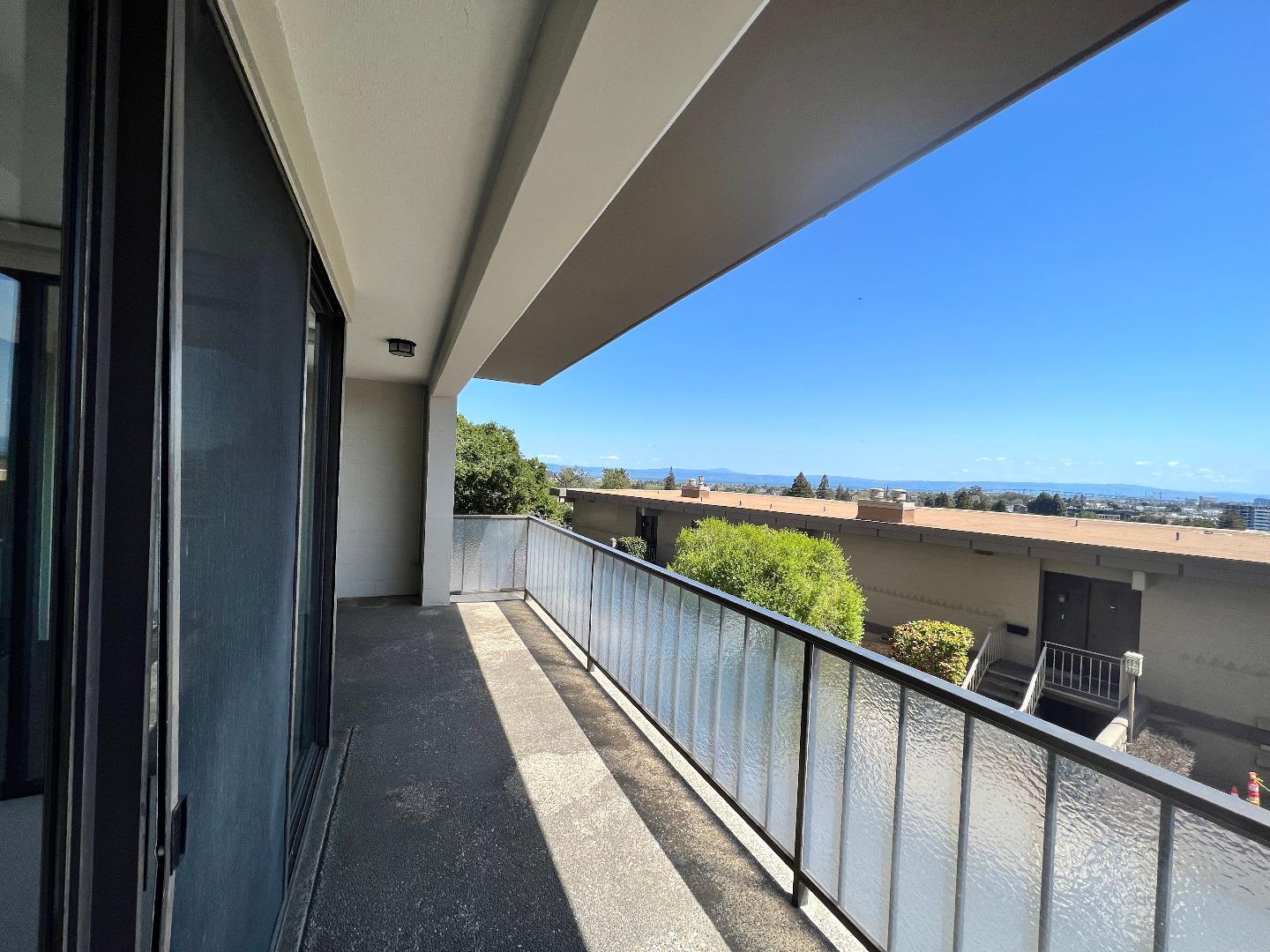 Detail Gallery Image 1 of 1 For 50 Mounds Rd #108,  San Mateo,  CA 94402 - 2 Beds | 2 Baths