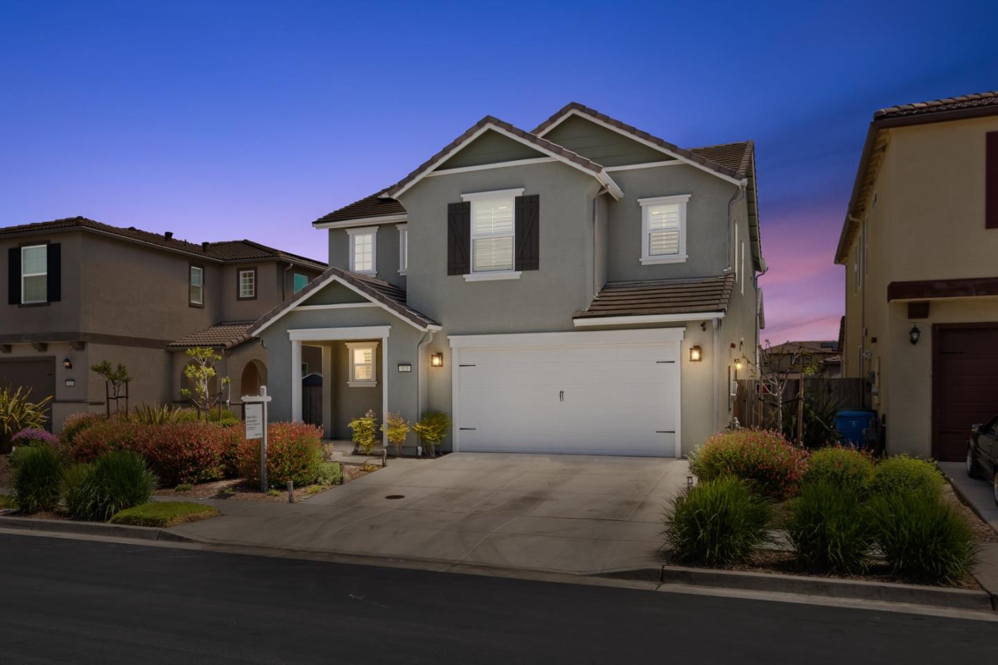 Detail Gallery Image 1 of 1 For 523 Cadiz Dr, Hollister,  CA 95023 - 4 Beds | 2/1 Baths