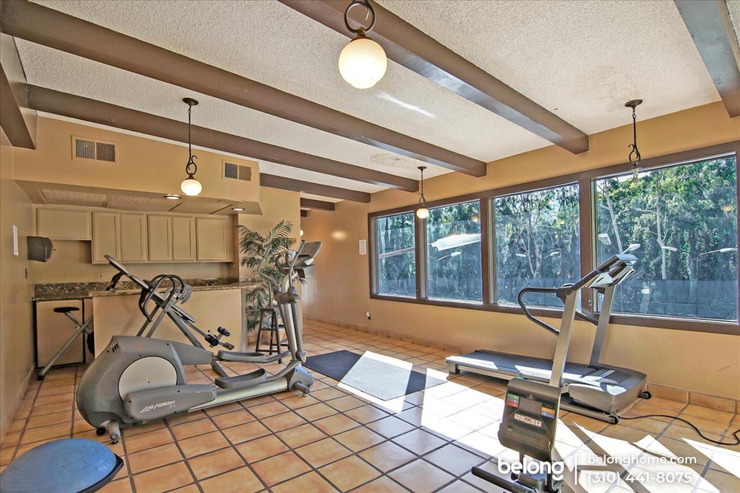 Detail Gallery Image 4 of 33 For 2700 Cahuenga Blvd #4218,  Los Angeles,  CA 90068 - 2 Beds | 2 Baths