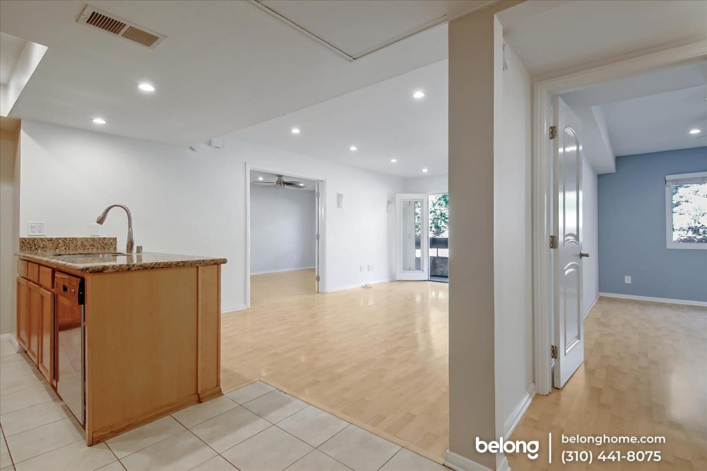 Detail Gallery Image 8 of 33 For 2700 Cahuenga Blvd #4218,  Los Angeles,  CA 90068 - 2 Beds | 2 Baths