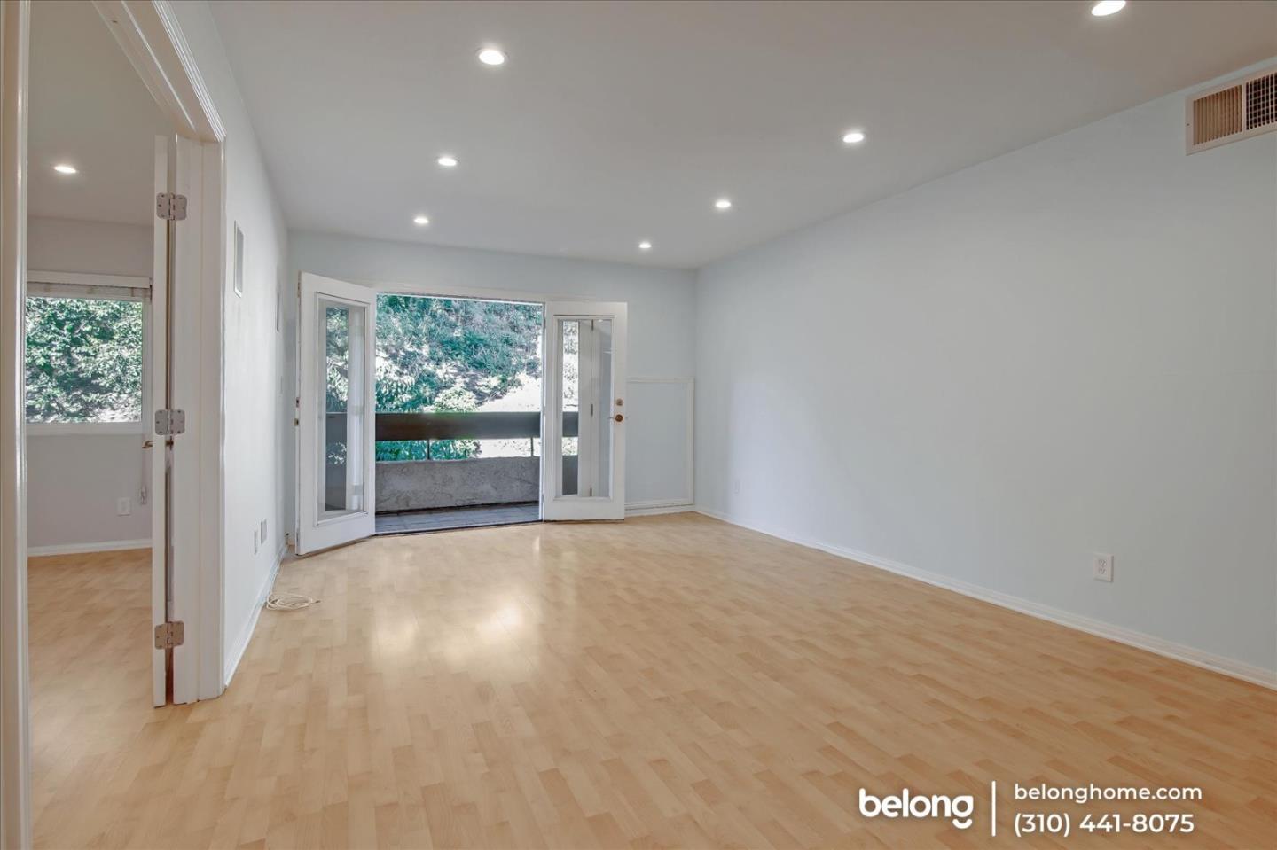 Detail Gallery Image 9 of 33 For 2700 Cahuenga Blvd #4218,  Los Angeles,  CA 90068 - 2 Beds | 2 Baths