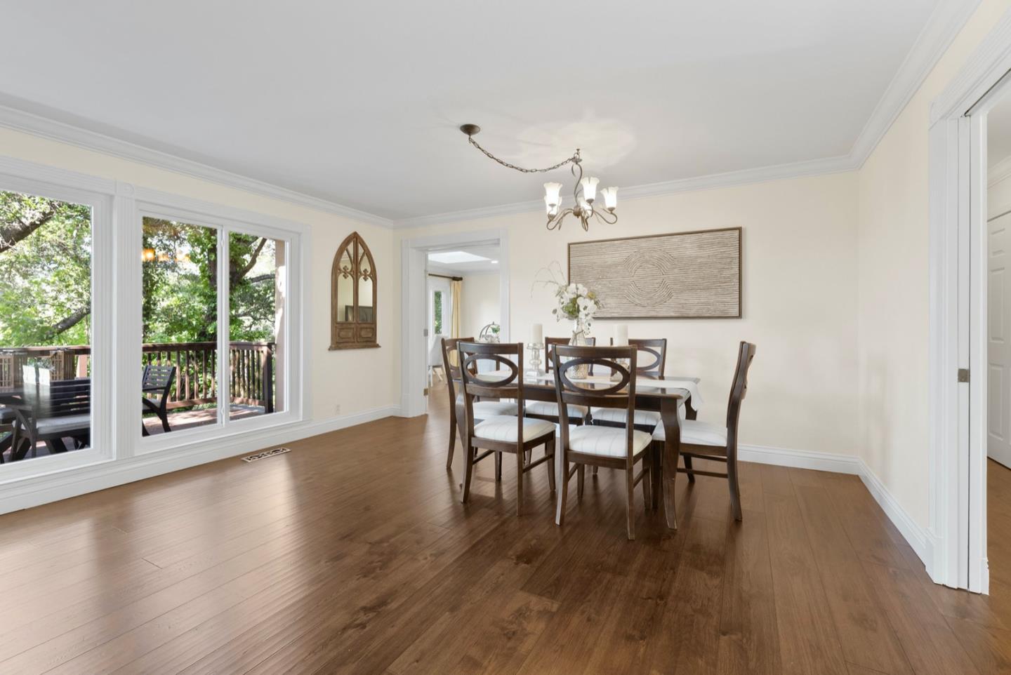 Detail Gallery Image 15 of 57 For 55 Treetop Ln, San Mateo,  CA 94402 - 3 Beds | 2/1 Baths