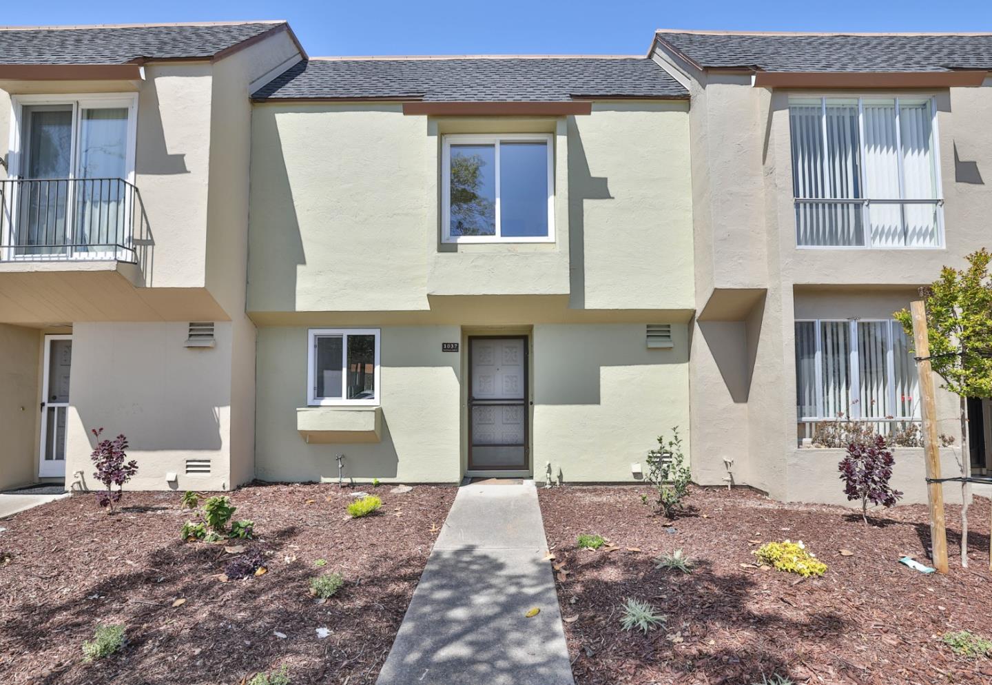 Detail Gallery Image 1 of 1 For 1037 Fontana Dr, Alameda,  CA 94502 - 2 Beds | 1/1 Baths