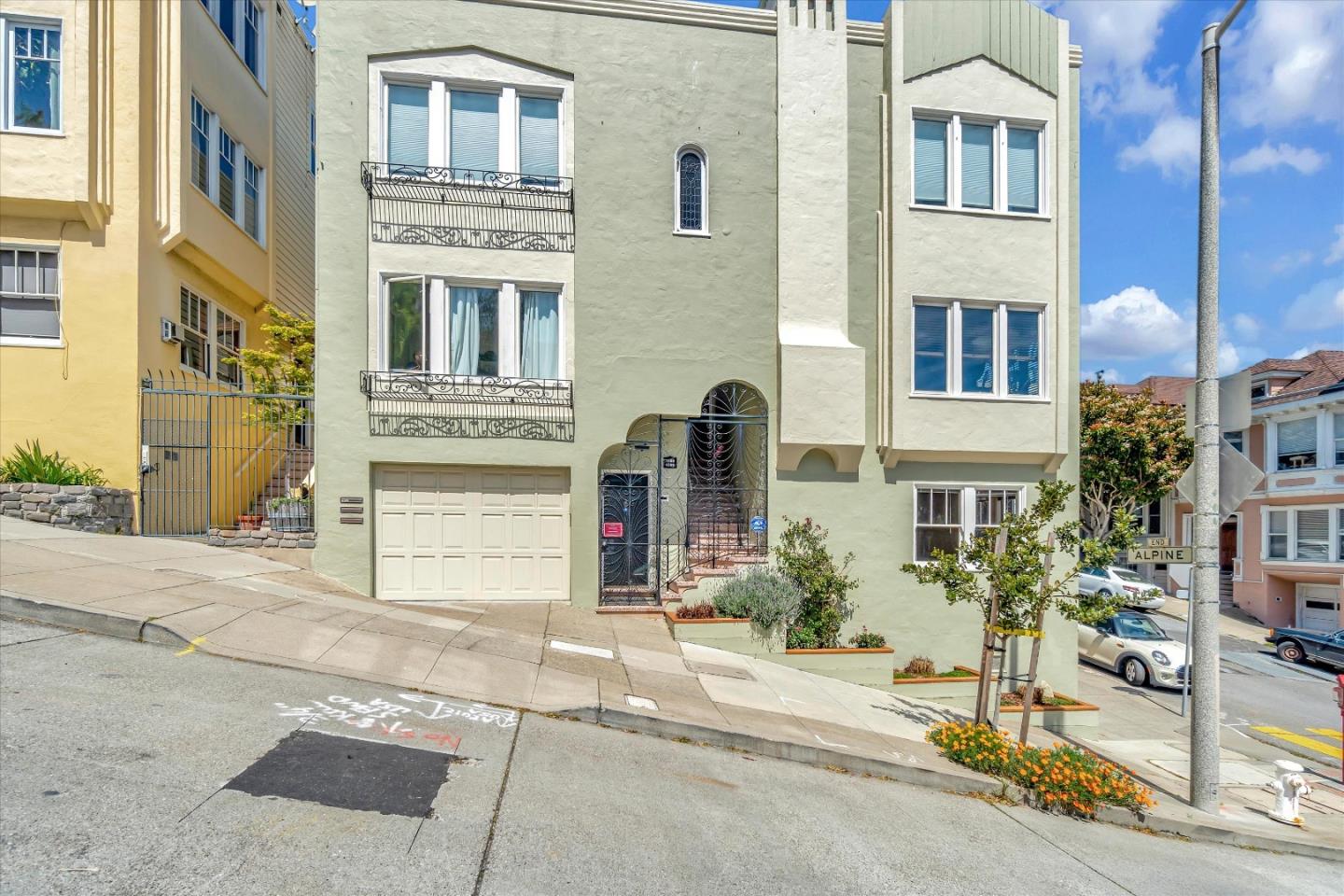 Detail Gallery Image 1 of 1 For 1068 14th St a,  San Francisco,  CA 94114 - 1 Beds | 1 Baths