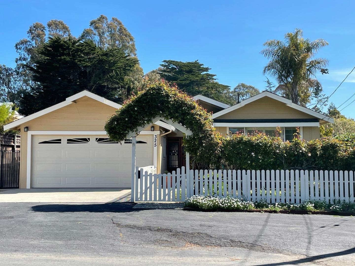 Detail Gallery Image 1 of 1 For 325 Martin Dr, Aptos,  CA 95003 - 2 Beds | 2 Baths