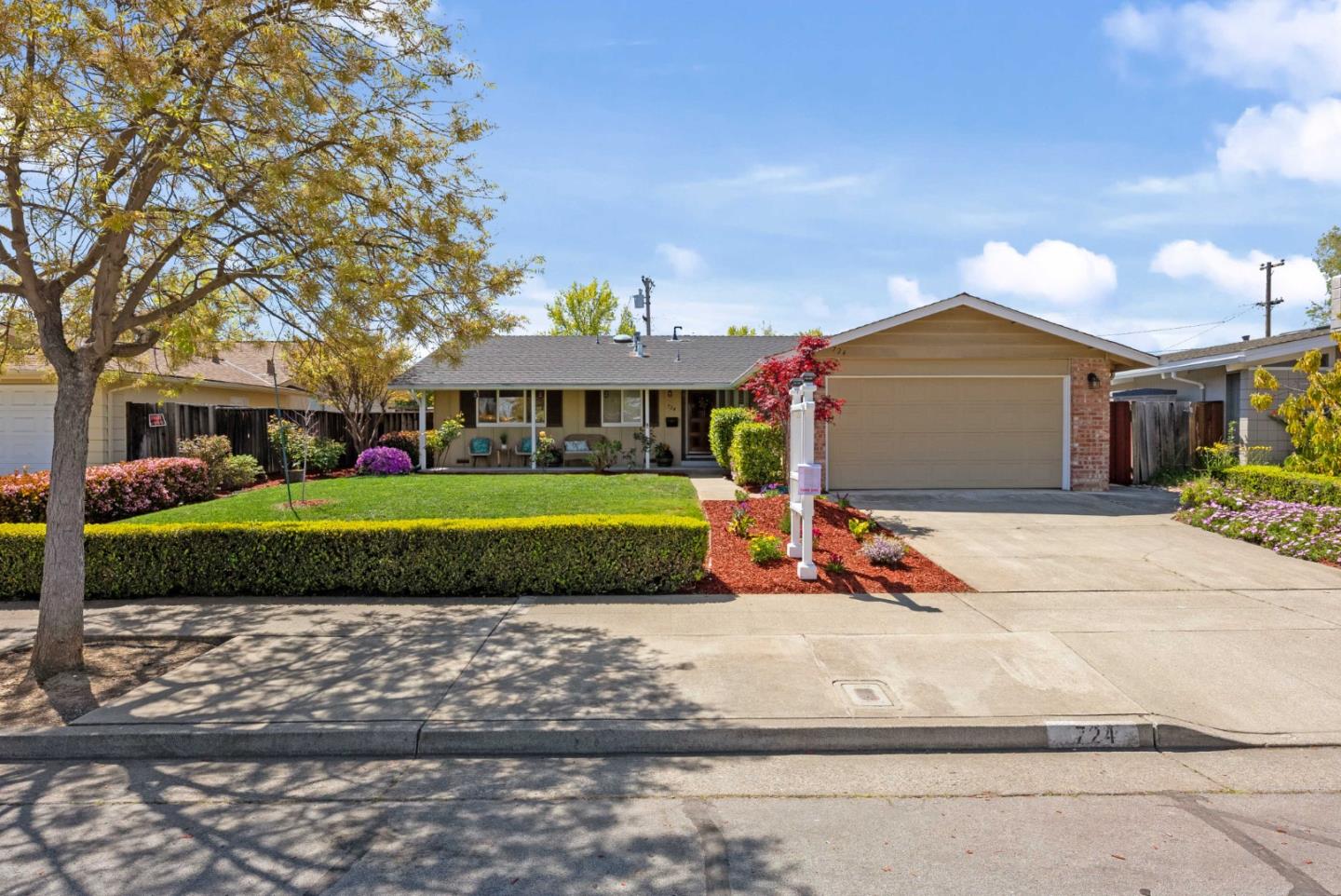 Detail Gallery Image 1 of 1 For 724 Carlisle Way, Sunnyvale,  CA 94087 - 3 Beds | 2 Baths