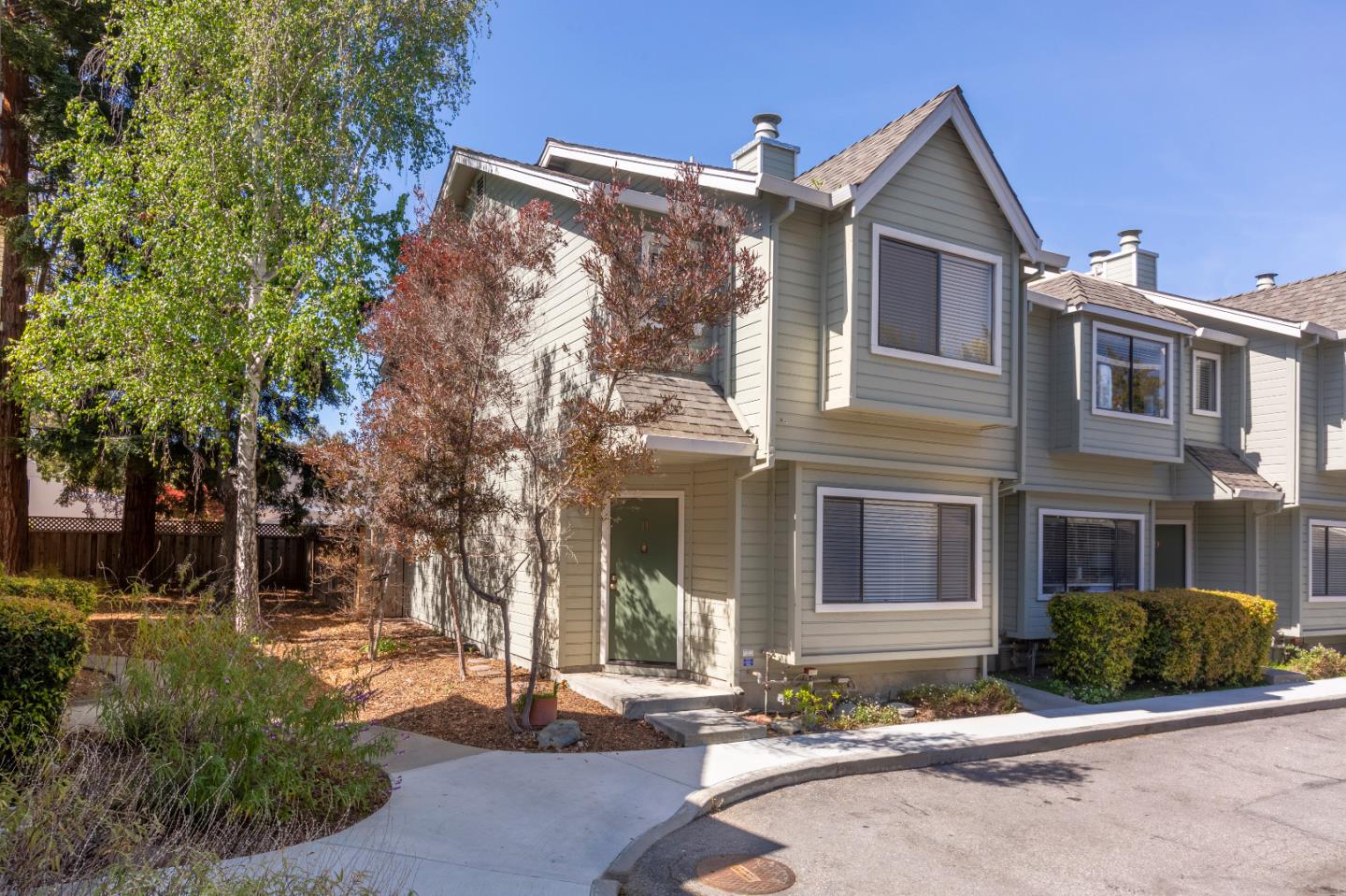 Detail Gallery Image 1 of 1 For 457 Sierra Vista Ave #11,  Mountain View,  CA 94043 - 2 Beds | 2/1 Baths