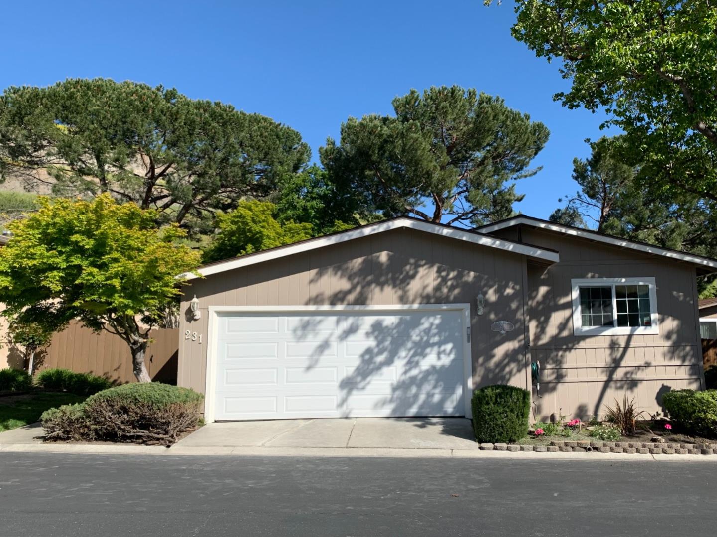 Detail Gallery Image 1 of 1 For 231 Mountain Springs Dr #231,  San Jose,  CA 95136 - 2 Beds | 2 Baths