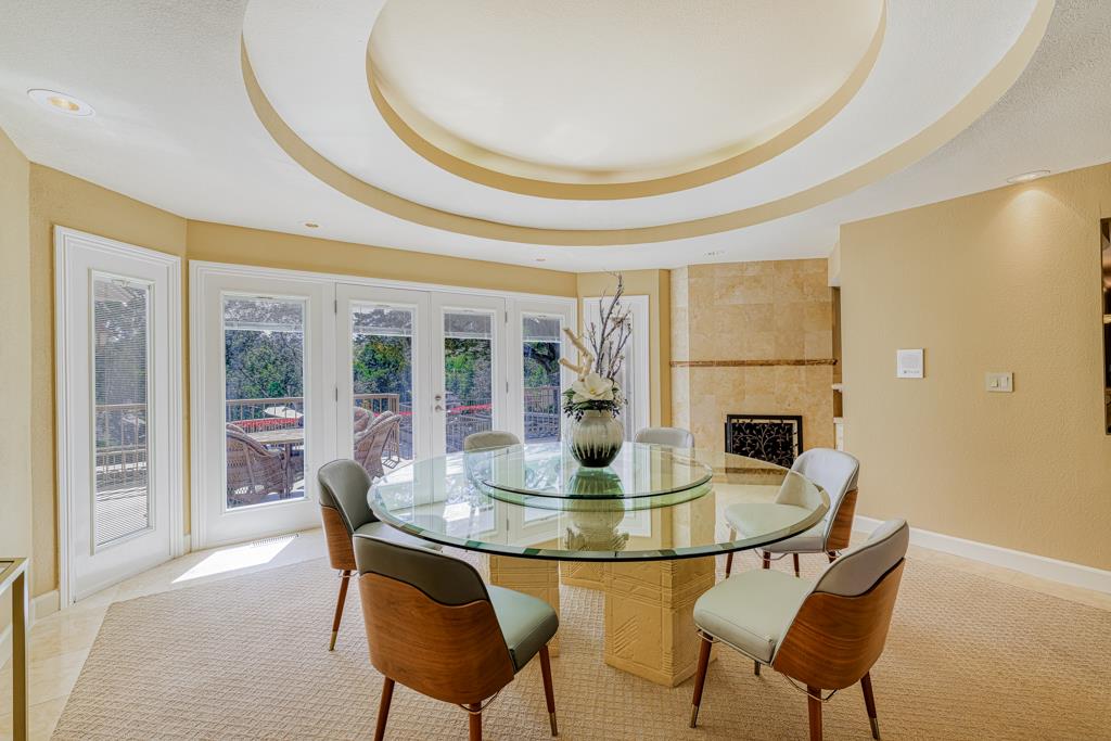 Detail Gallery Image 14 of 109 For 135 Bella Vista Dr, Hillsborough,  CA 94010 - 5 Beds | 4/1 Baths