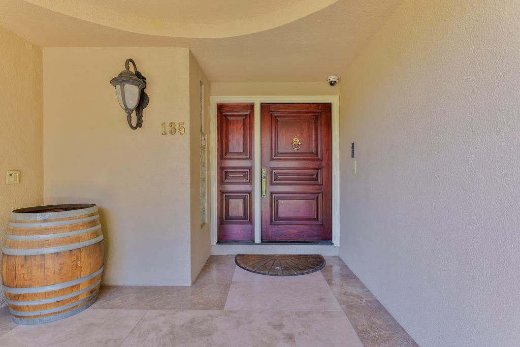 Detail Gallery Image 3 of 109 For 135 Bella Vista Dr, Hillsborough,  CA 94010 - 5 Beds | 4/1 Baths