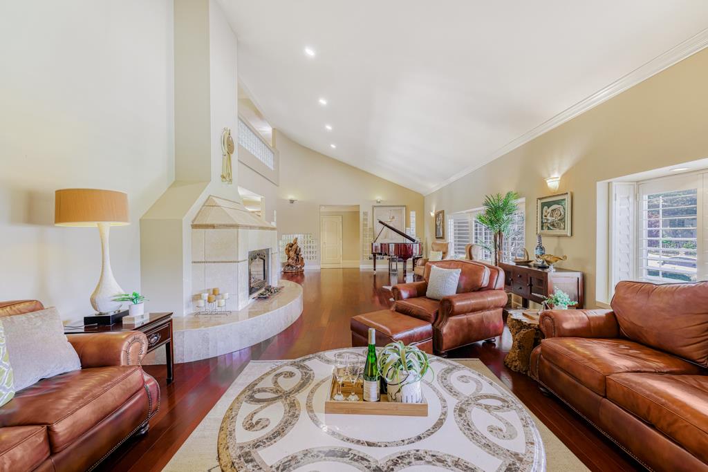 Detail Gallery Image 6 of 109 For 135 Bella Vista Dr, Hillsborough,  CA 94010 - 5 Beds | 4/1 Baths
