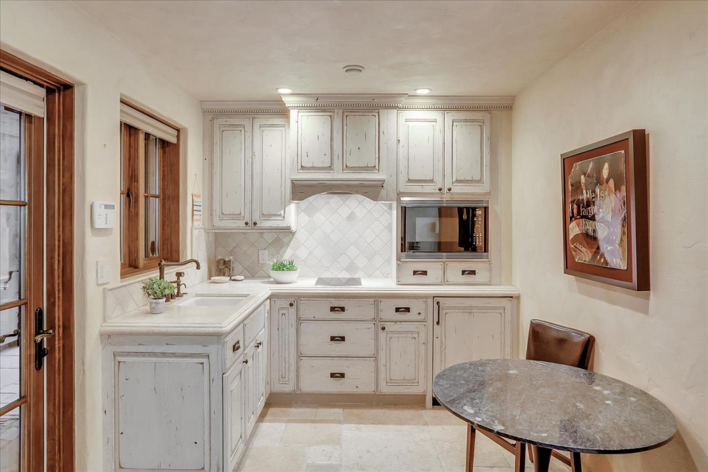 Detail Gallery Image 43 of 48 For Mission 3sw of 7th St, Carmel,  CA 93921 - 3 Beds | 3/1 Baths