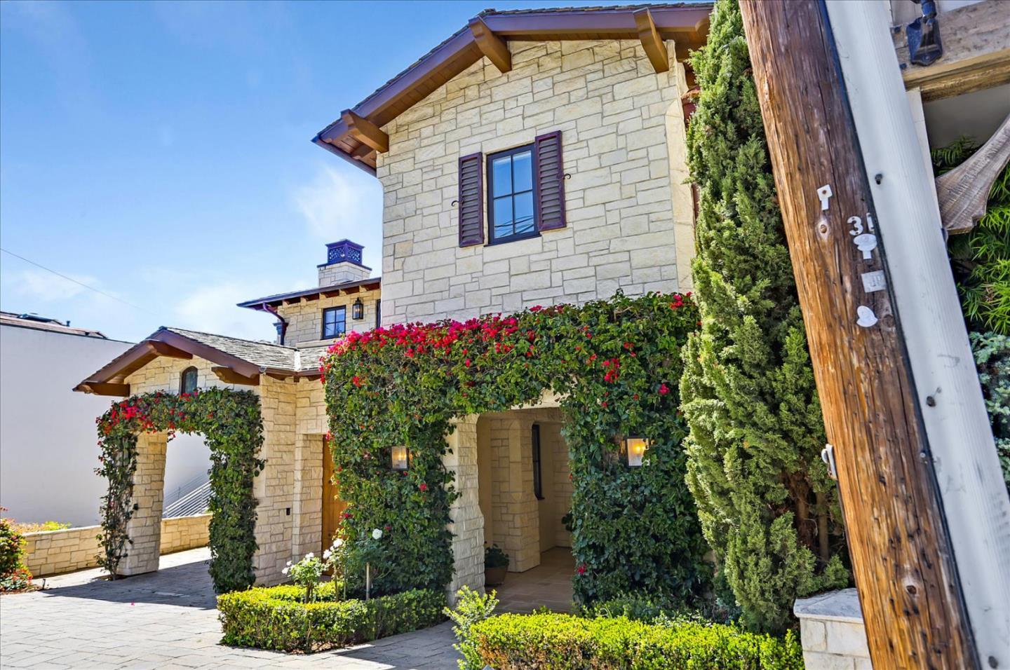 Detail Gallery Image 5 of 48 For Mission 3sw of 7th St, Carmel,  CA 93921 - 3 Beds | 3/1 Baths
