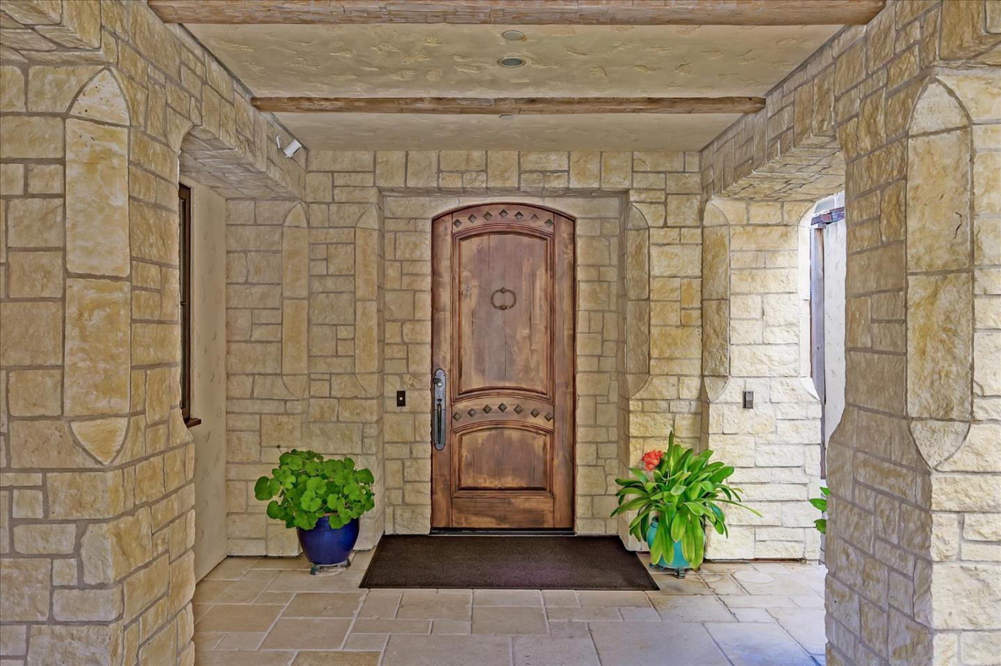 Detail Gallery Image 6 of 48 For Mission 3sw of 7th St, Carmel,  CA 93921 - 3 Beds | 3/1 Baths