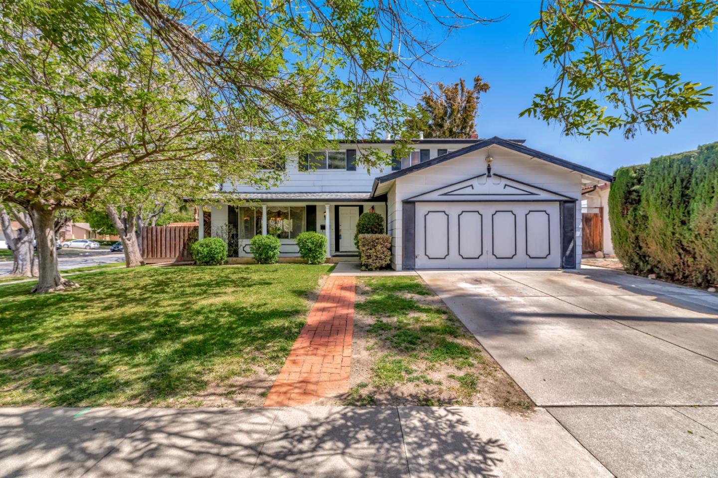 Detail Gallery Image 1 of 1 For 1836 Bentley Dr, San Jose,  CA 95132 - 5 Beds | 2/1 Baths