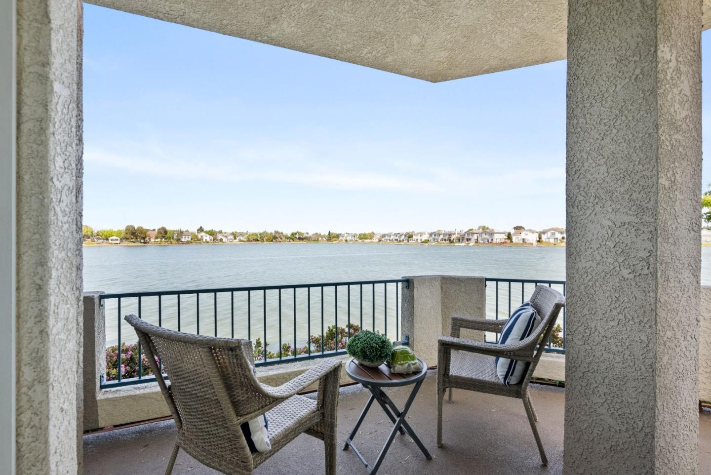 Detail Gallery Image 1 of 1 For 200 Baltic Cir #206,  Redwood Shores,  CA 94065 - 2 Beds | 2 Baths