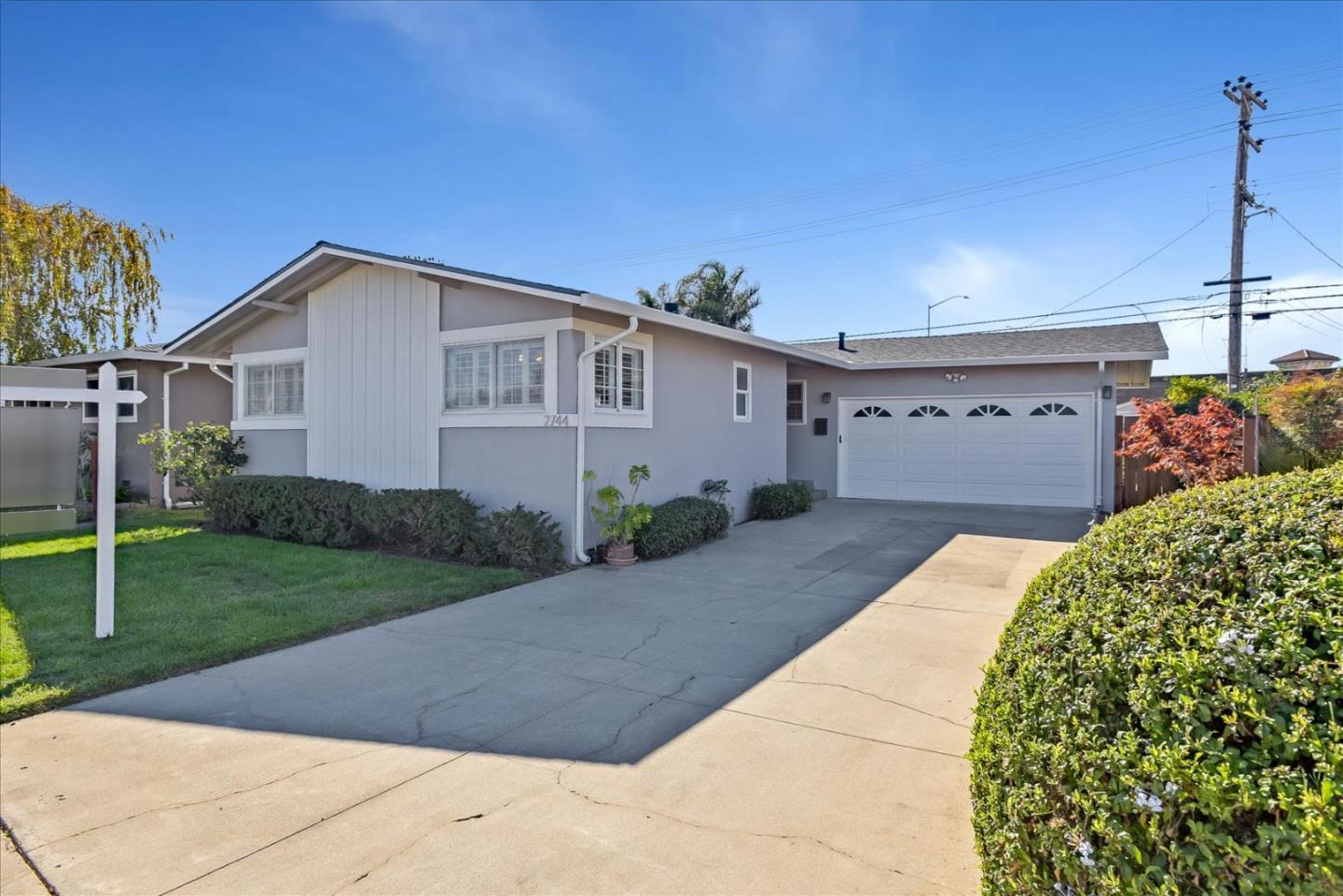 Detail Gallery Image 1 of 1 For 2744 Hosmer St, San Mateo,  CA 94403 - 3 Beds | 2 Baths