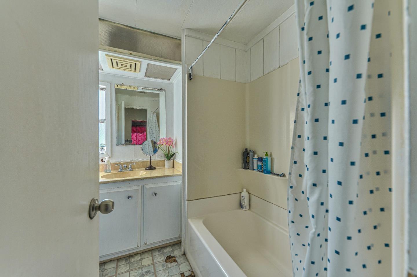 Detail Gallery Image 12 of 30 For 17345 Blackie Rd, Salinas,  CA 93907 - 5 Beds | 4 Baths