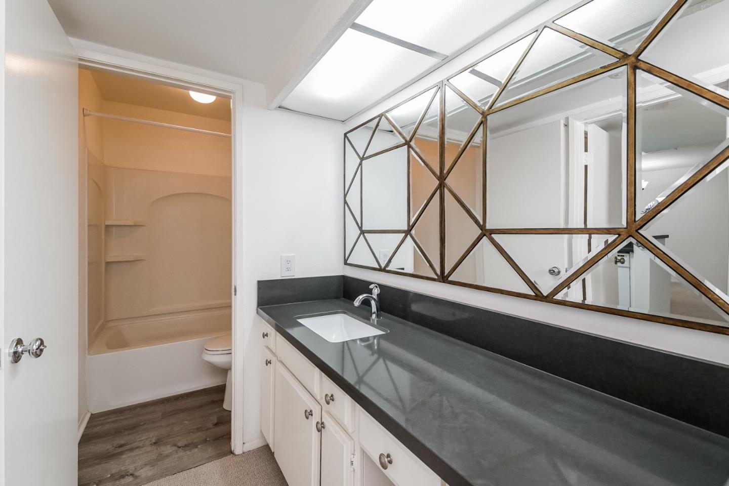 Detail Gallery Image 19 of 25 For 22100 Burbank Blvd 268g,  Woodland Hills,  CA 91367 - 1 Beds | 1 Baths