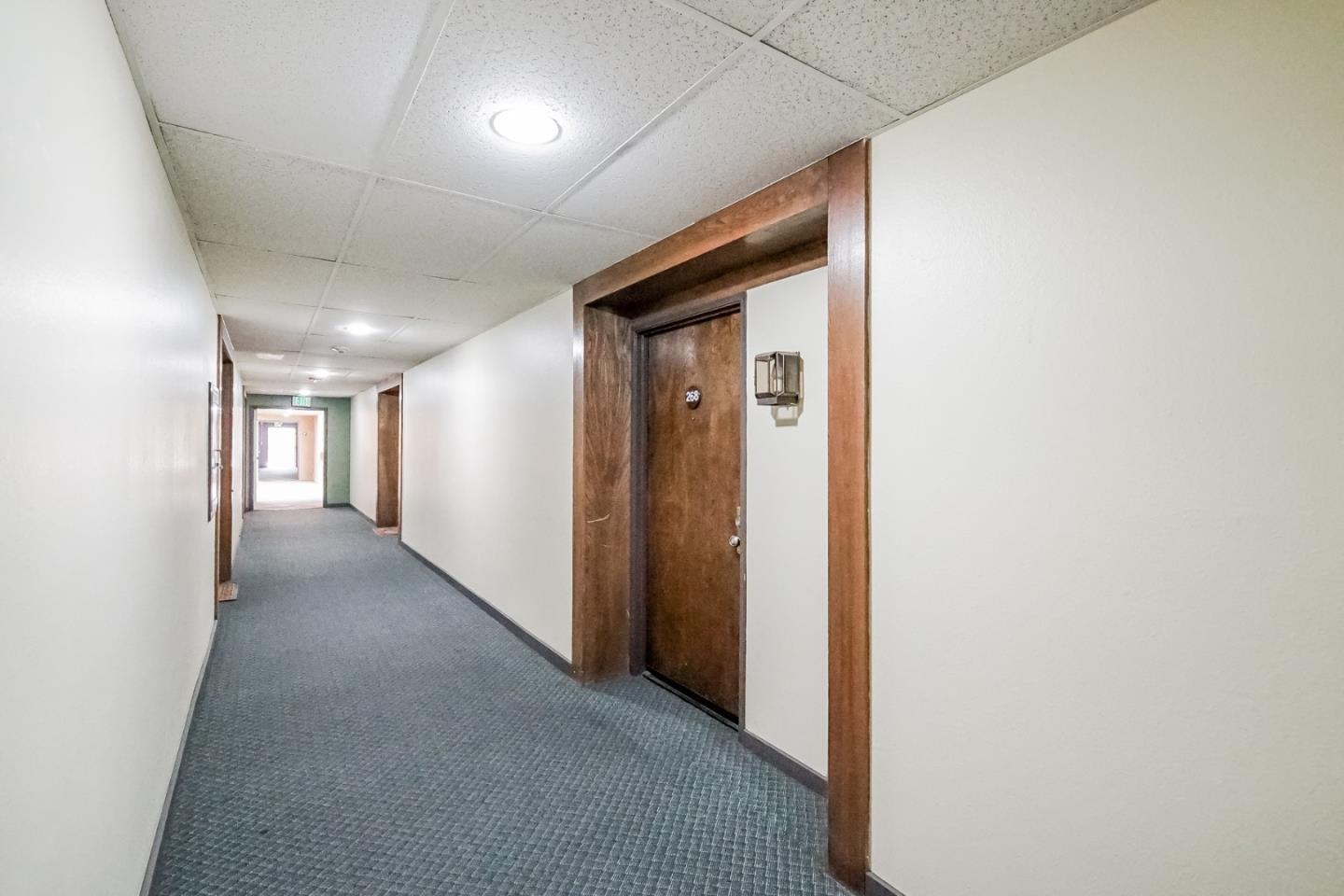 Detail Gallery Image 4 of 25 For 22100 Burbank Blvd 268g,  Woodland Hills,  CA 91367 - 1 Beds | 1 Baths