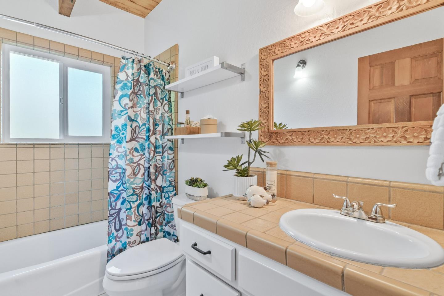 Detail Gallery Image 18 of 45 For 620 Sumner St, Santa Cruz,  CA 95062 - 4 Beds | 3 Baths
