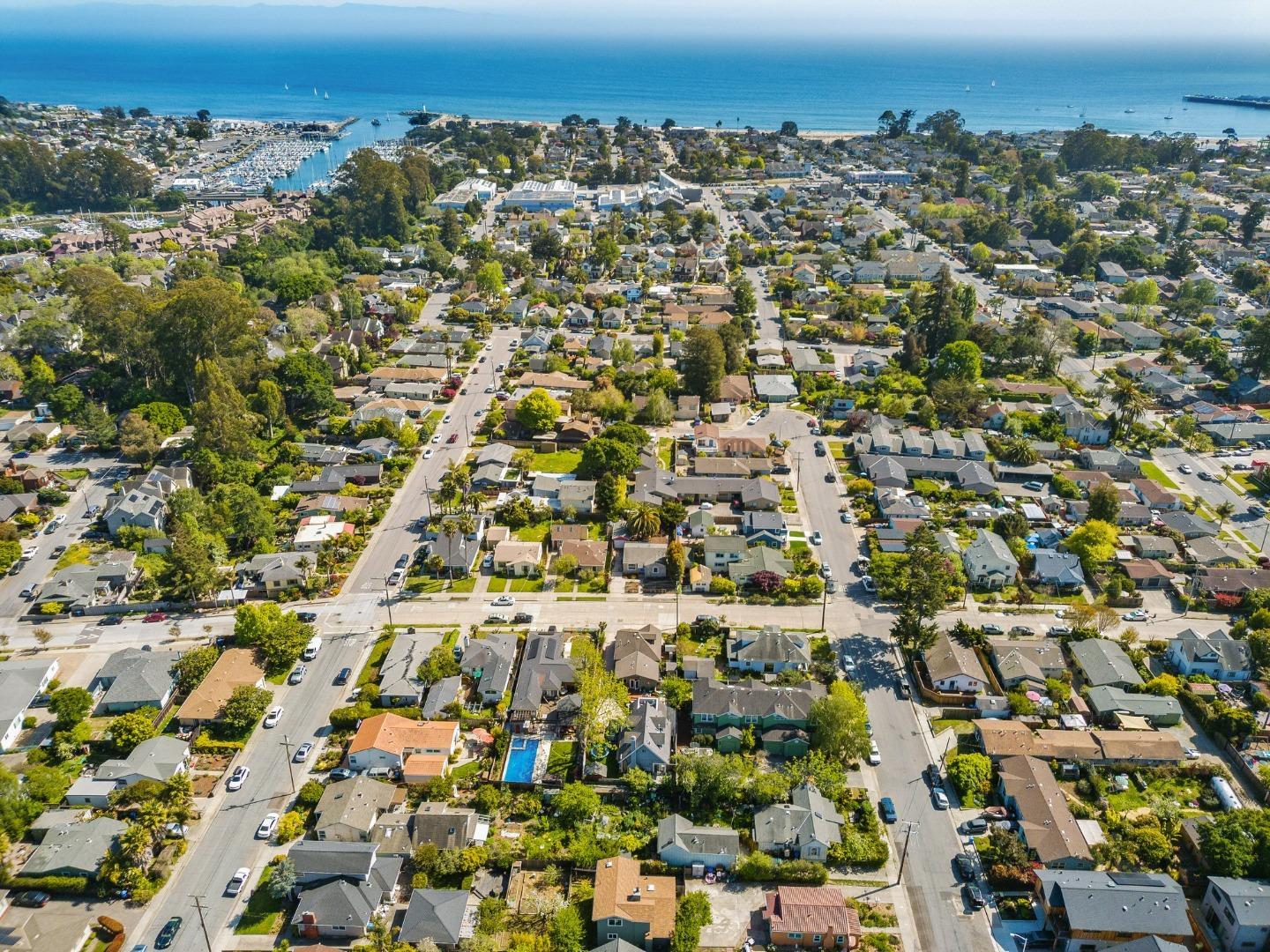 Detail Gallery Image 42 of 45 For 620 Sumner St, Santa Cruz,  CA 95062 - 4 Beds | 3 Baths
