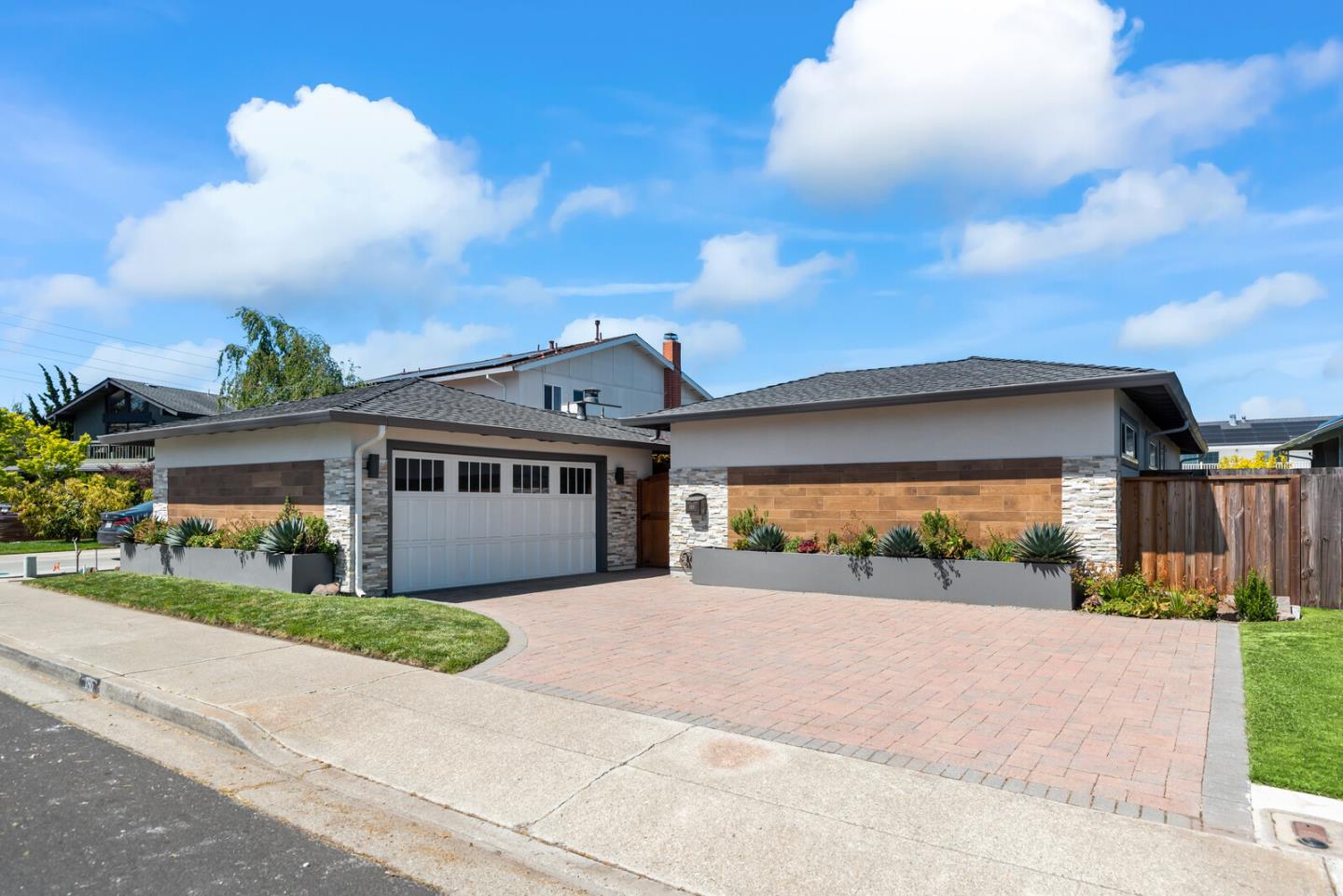 Detail Gallery Image 1 of 1 For 186 Shooting Star Isle, Foster City,  CA 94404 - 4 Beds | 2/1 Baths